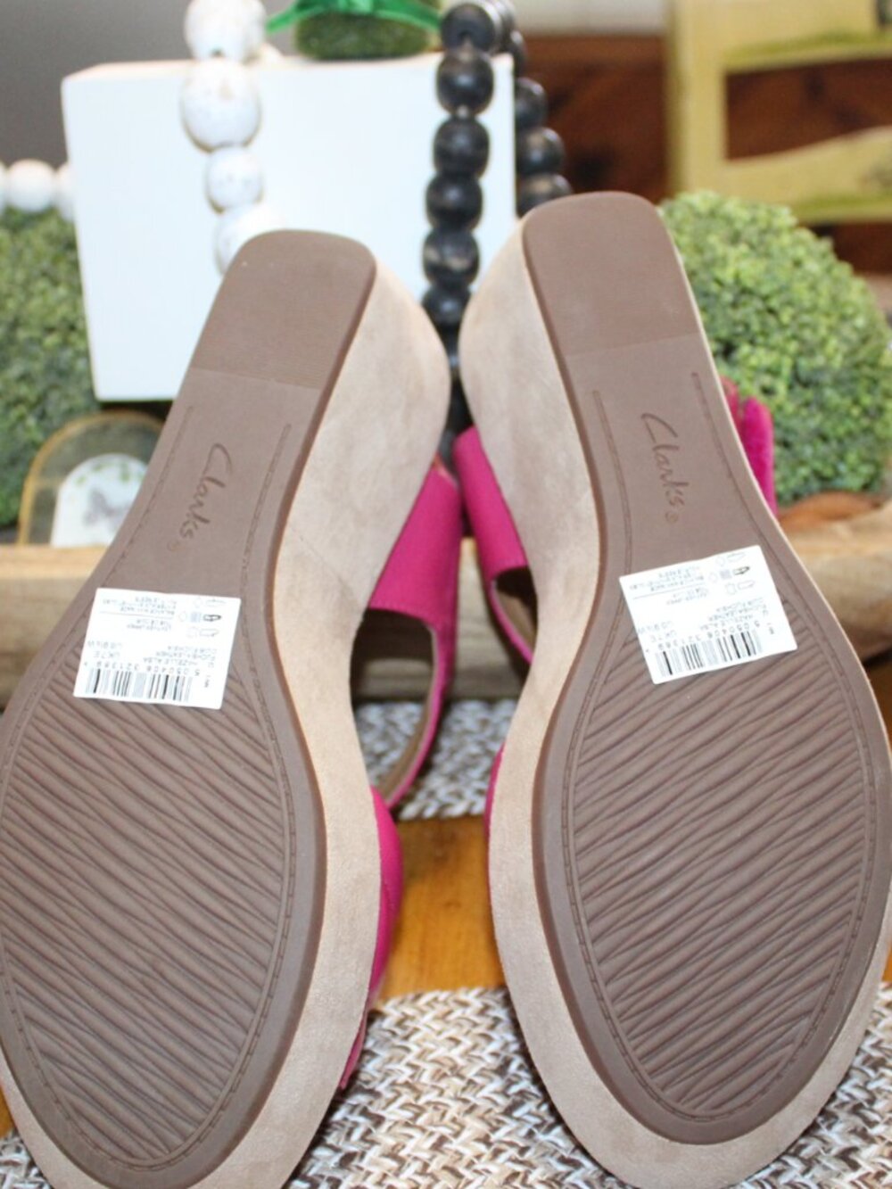 NWT Clark Hazelle Alba Quilted strap wedge sandals 9 1/2 WIDE FABULOUS!! - Picture 11 of 13